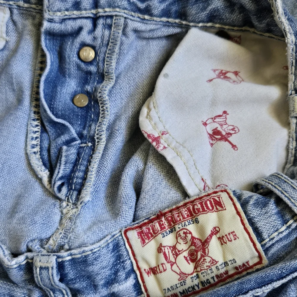 True Religion Micky Big T Jeans - Picture 14 of 16